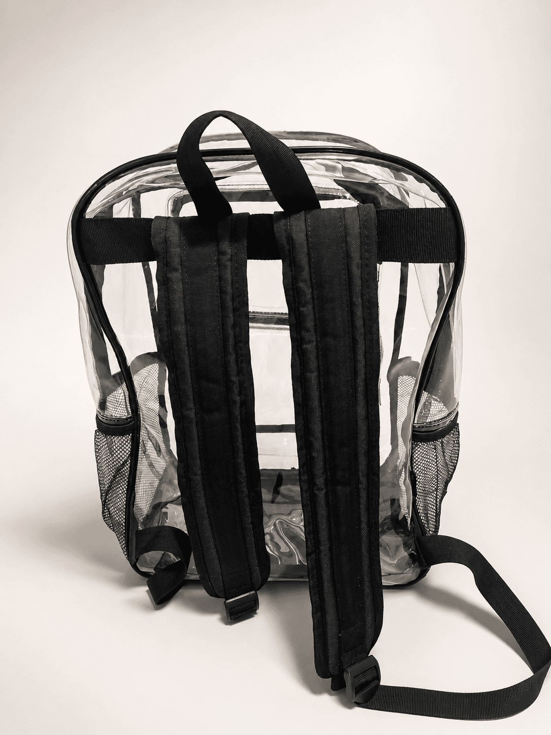 FIG. 03 — PADDED STRAPS & GRAB HANDLE